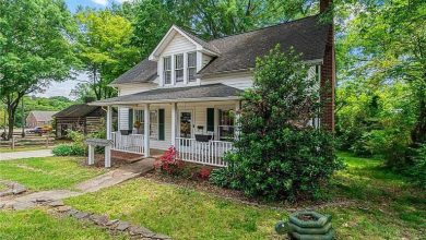 Photo of Cute house in a nice town! Circa 1934 in North Carolina. $194,900